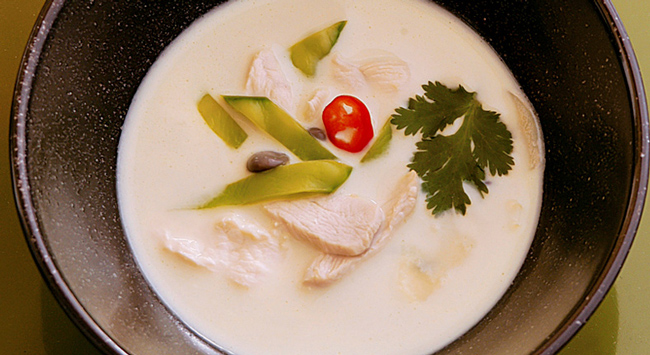 Sopa de Frango com Leite de Coco