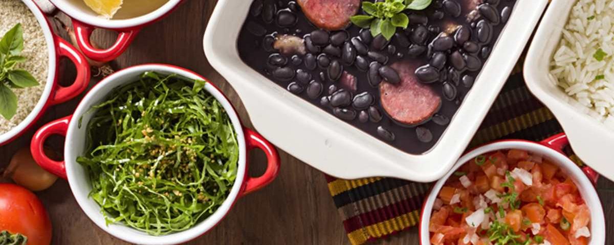 Top 10 acompanhamentos para feijoada completa