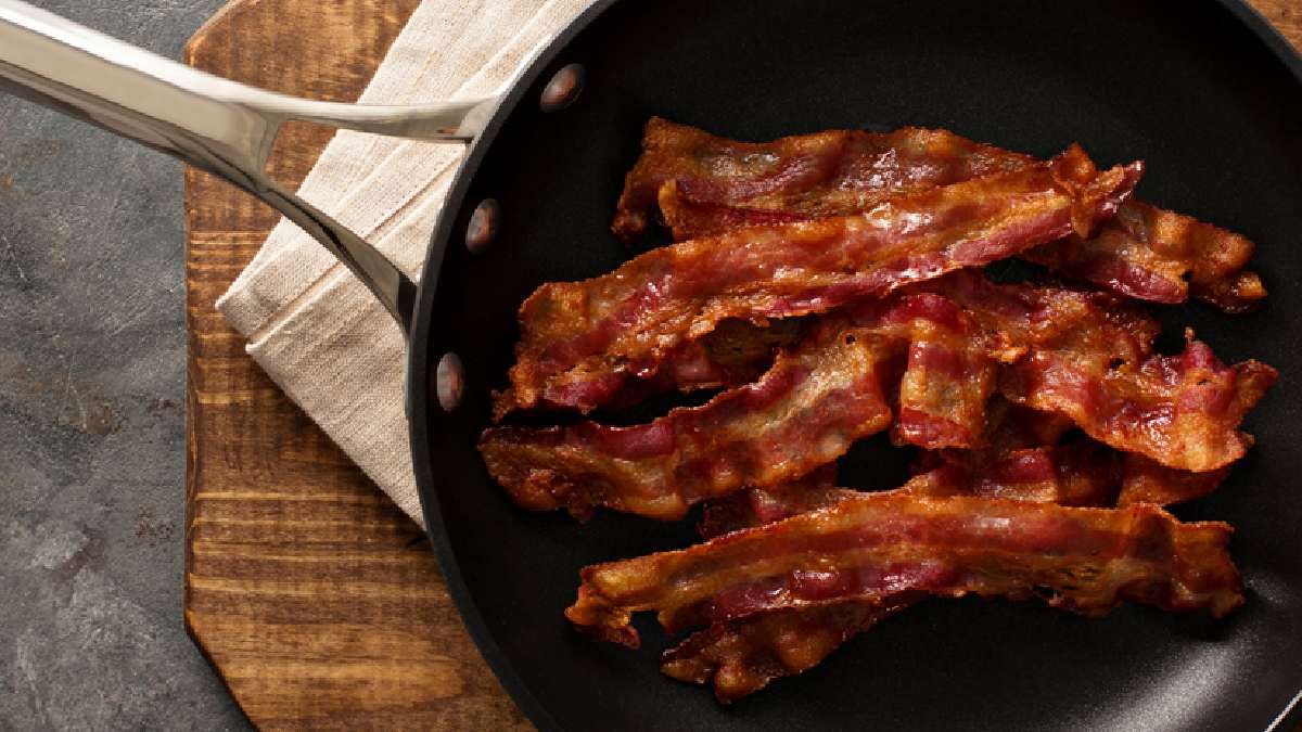 Bacon fatiado, em cubos, double smoked e outros: receitas para usar com cada tipo