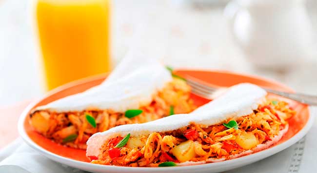 Tapioca de Filé de Frango Seara Desfiado Com Mussarela e Tomate