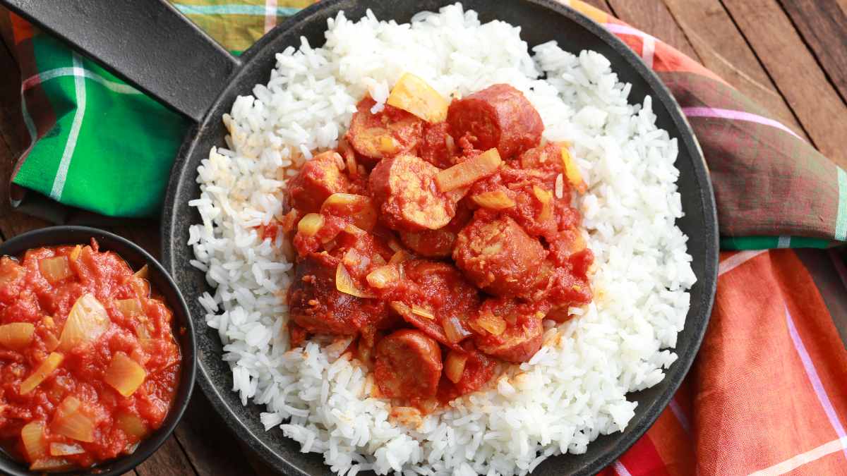 Como fazer salsicha ao molho e dicas de receitas para usar o preparo