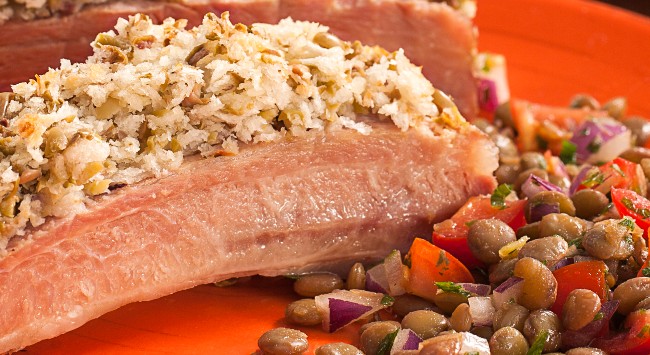 Costela com Crosta de Azeitonas e Salada de Lentilha