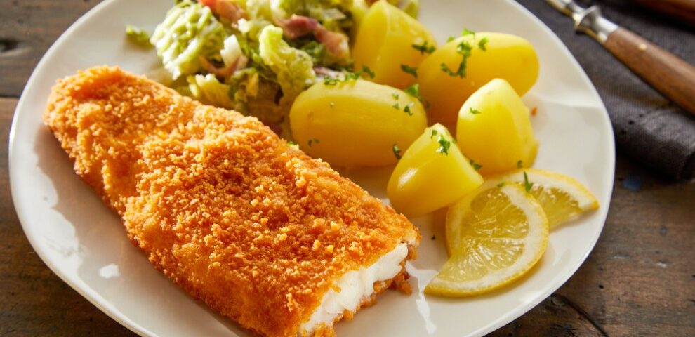 Peixe à milanesa: 3 formas de deixar a proteína crocante e suculenta