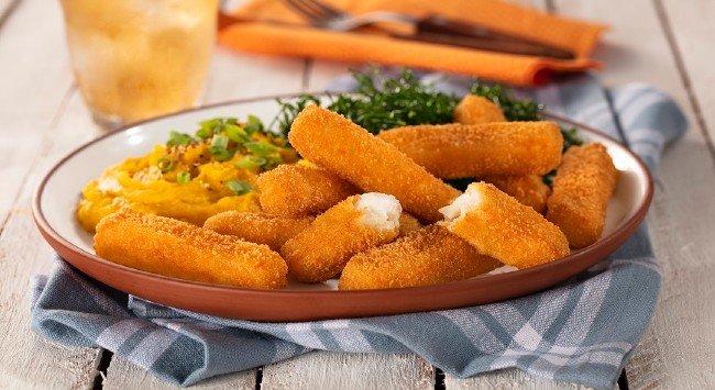 Tirinhas de Peixe Empanadas com Purê de Abóbora