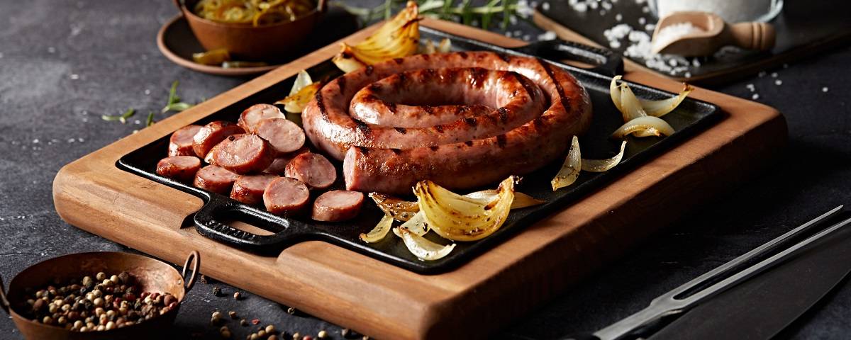 Linguiça recheada, apimentada e temperada: invista em receitas do churrasco ao dia a dia