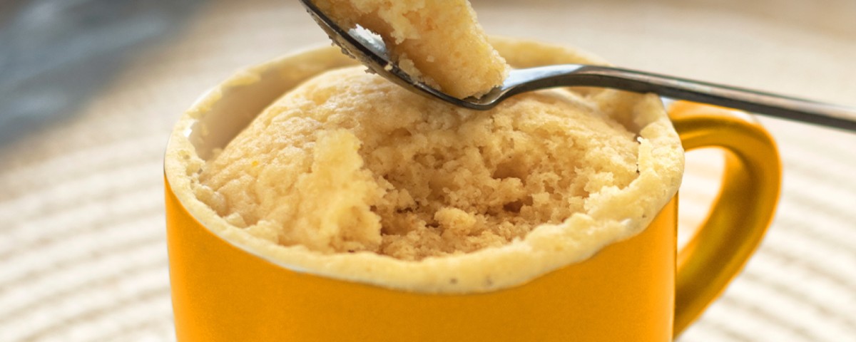 Bolo de caneca rápido e prático para matar a vontade de comer um doce