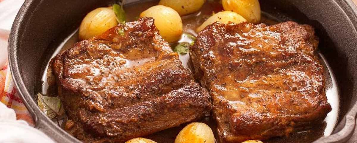 Costela cozida na pressão: aprenda essa receita rápida e suculenta com carne suína