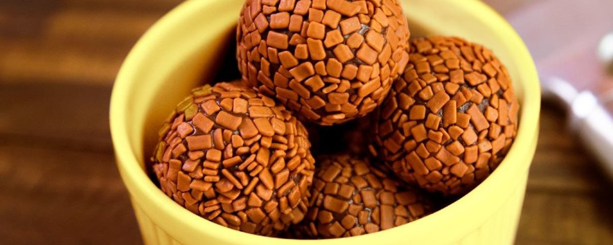 Brigadeiro de microondas: aprenda a fazer em 4 passos super simples