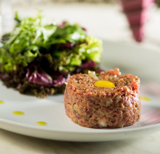 Steak tartare, o prato francês de personalidade