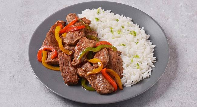 Pêra do Coxão Mole com Pimentões e Arroz Branco