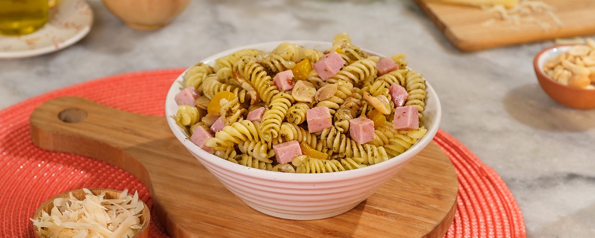 Salada de macarrão combina com todas as ocasiões! Veja as melhores dicas para fazer a receita