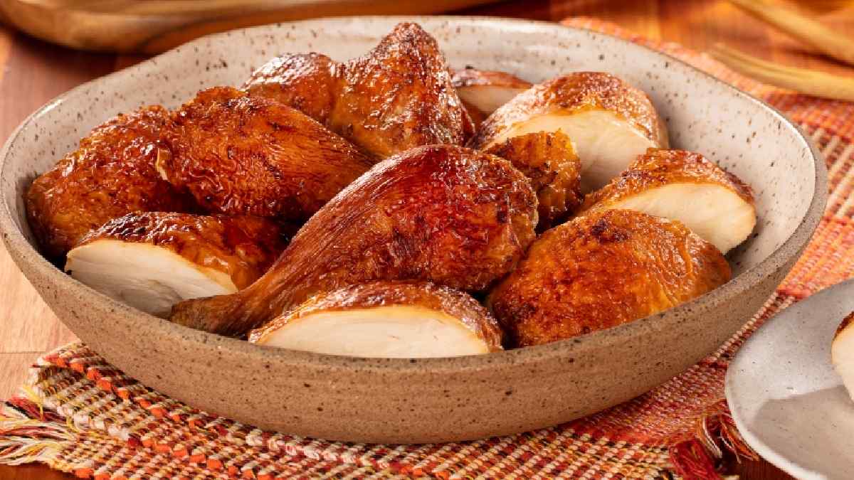 Tempero para frango de padaria: truques para deixar a carne suculenta