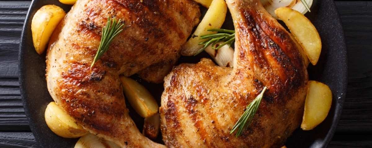 10 acompanhamentos para comer com sobrecoxa de frango