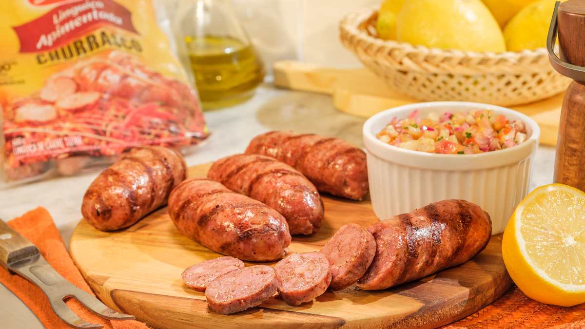 Linguiça de Churrasco com Vinagrete de Abacaxi