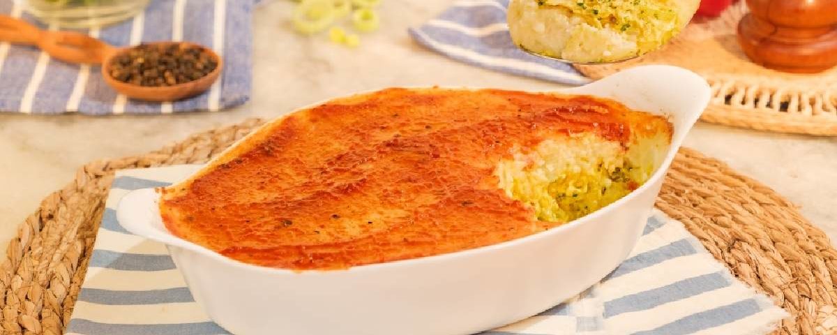 Aprenda a fazer esse escondidinho de bacalhau para economizar na ceia de Natal 