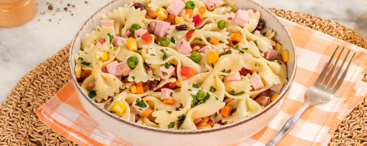 Salada de macarrão para ceia de Natal: 6 receitas criativas para se inspirar