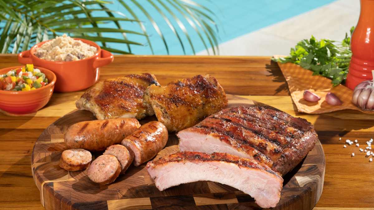 Como calcular churrasco: guia sobre a quantidade de carnes, bebidas e acompanhamentos