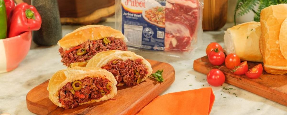 Sanduíche de carne louca: lanche perfeito para festa junina!