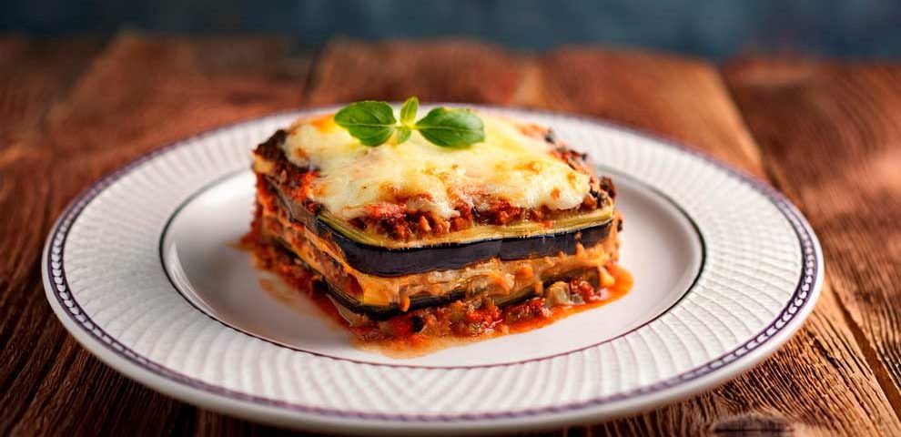 Moussaka de Berinjela com Carne Moída Vegetal