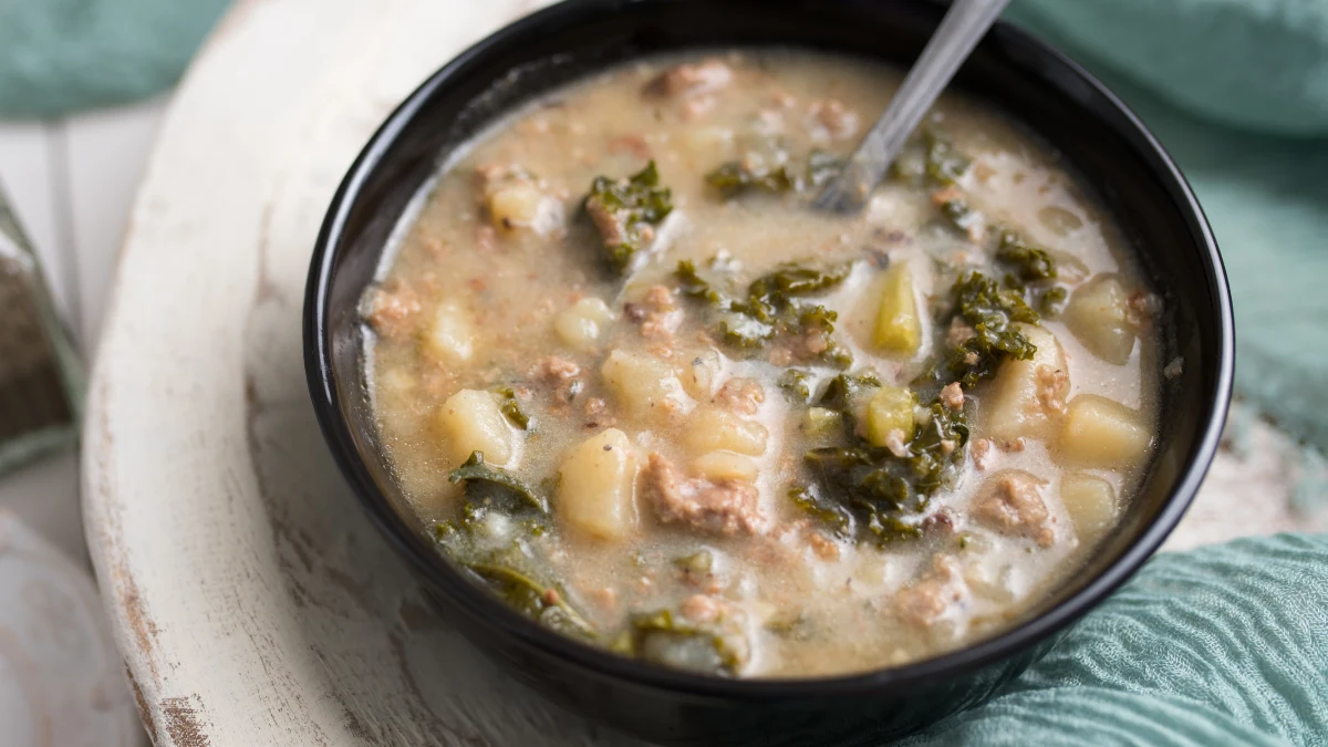 Sopa de Filé Mignon Suíno com Cevada, Couve e Batata