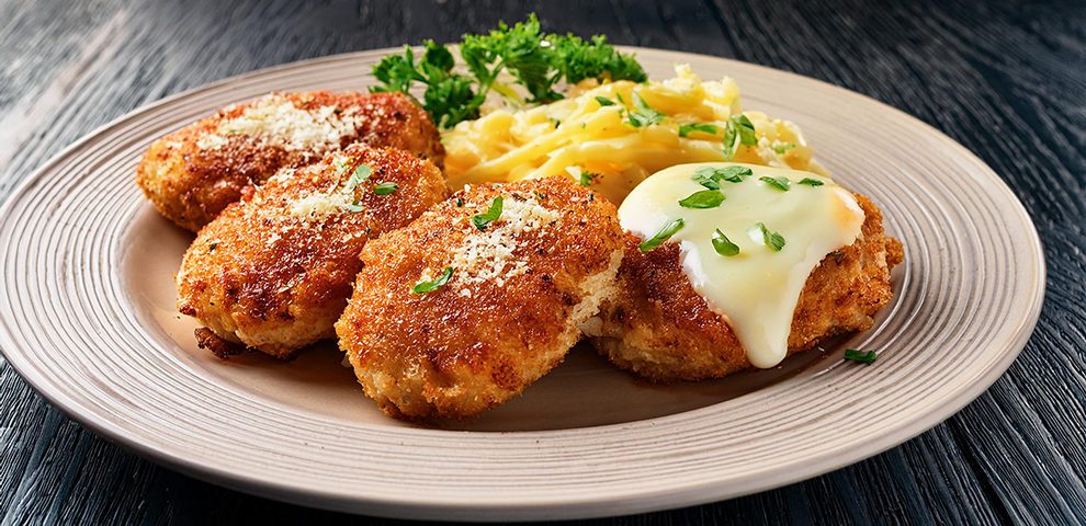 Filé de frango à Milanesa coberto com mussarela: a receita perfeita para o seu domingo