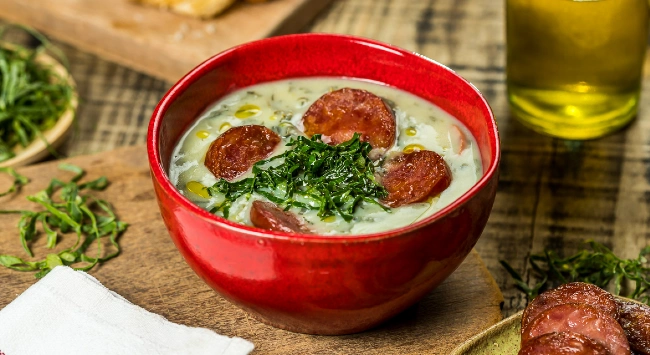 Caldo Verde com Linguiça Calabresa