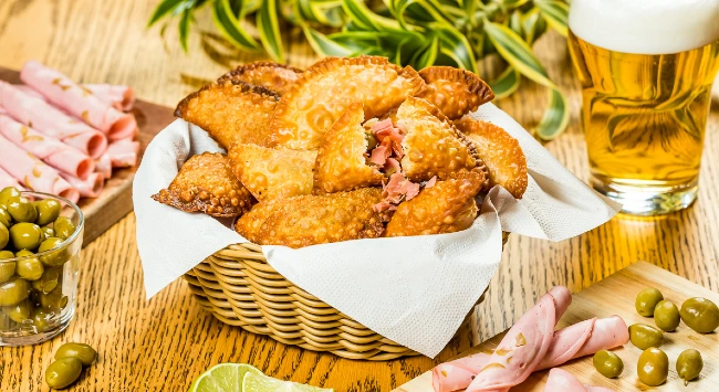 Pastel de Mortadela Italiana com Azeitona e Queijo