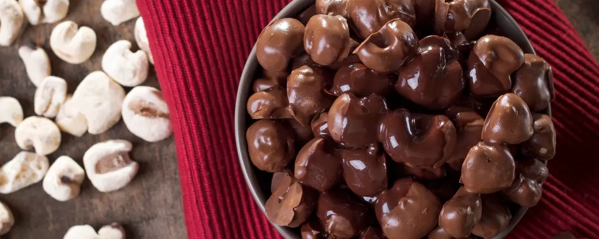 Descobri como fazer a pipoca de chocolate que viralizou gastando BEM MENOS que o preço original