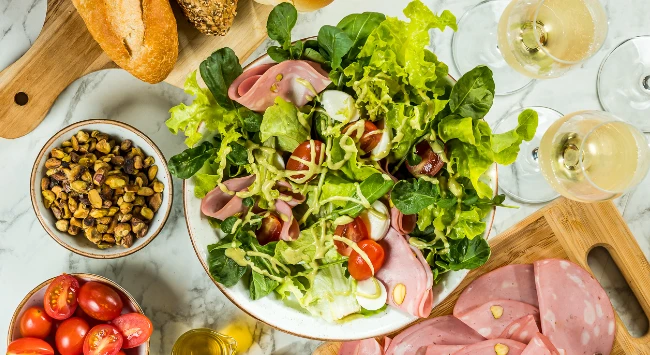 Salada Verde com Mortadela Italiana com Pistache