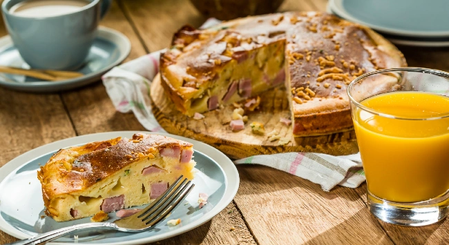 Torta Salgada de Mortadela com Queijo