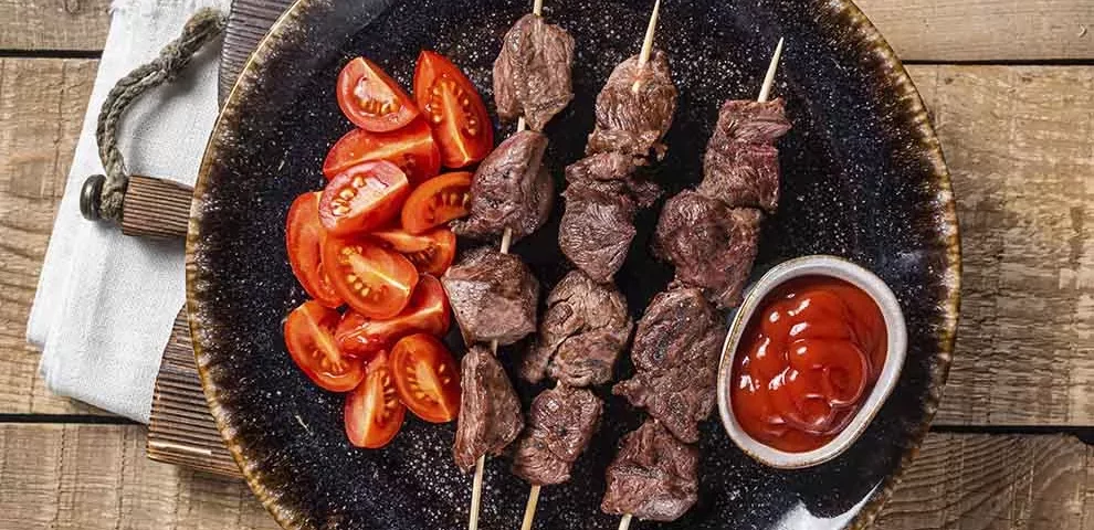 Carne para espetinho: 7 cortes para arrasar no churrasco