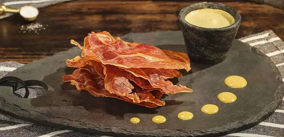 Crispy de presunto parma é fácil e chique para incrementar suas receitas