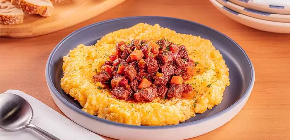 Aproveite sobras de carne de panela fazendo ragu de carne!